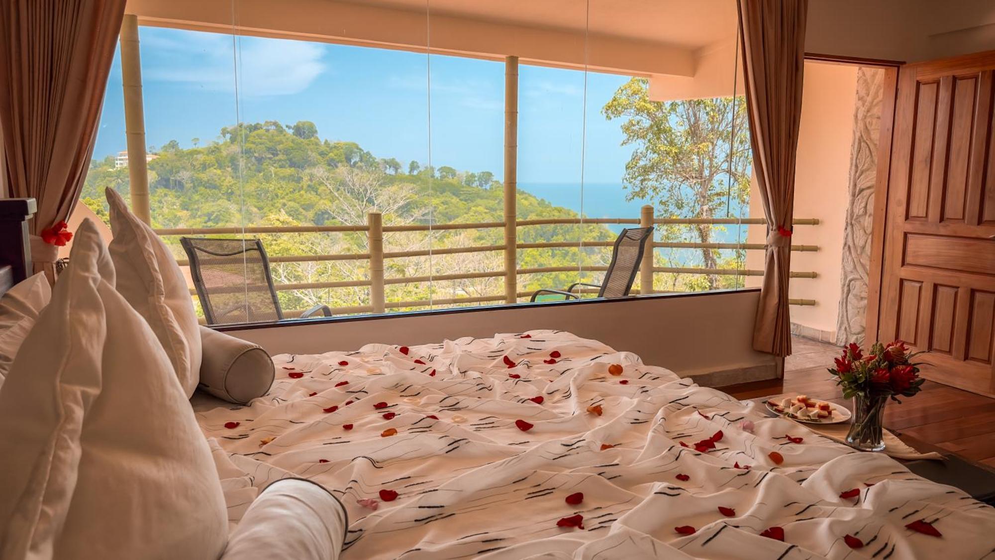 Issimo (adults Only) 4*