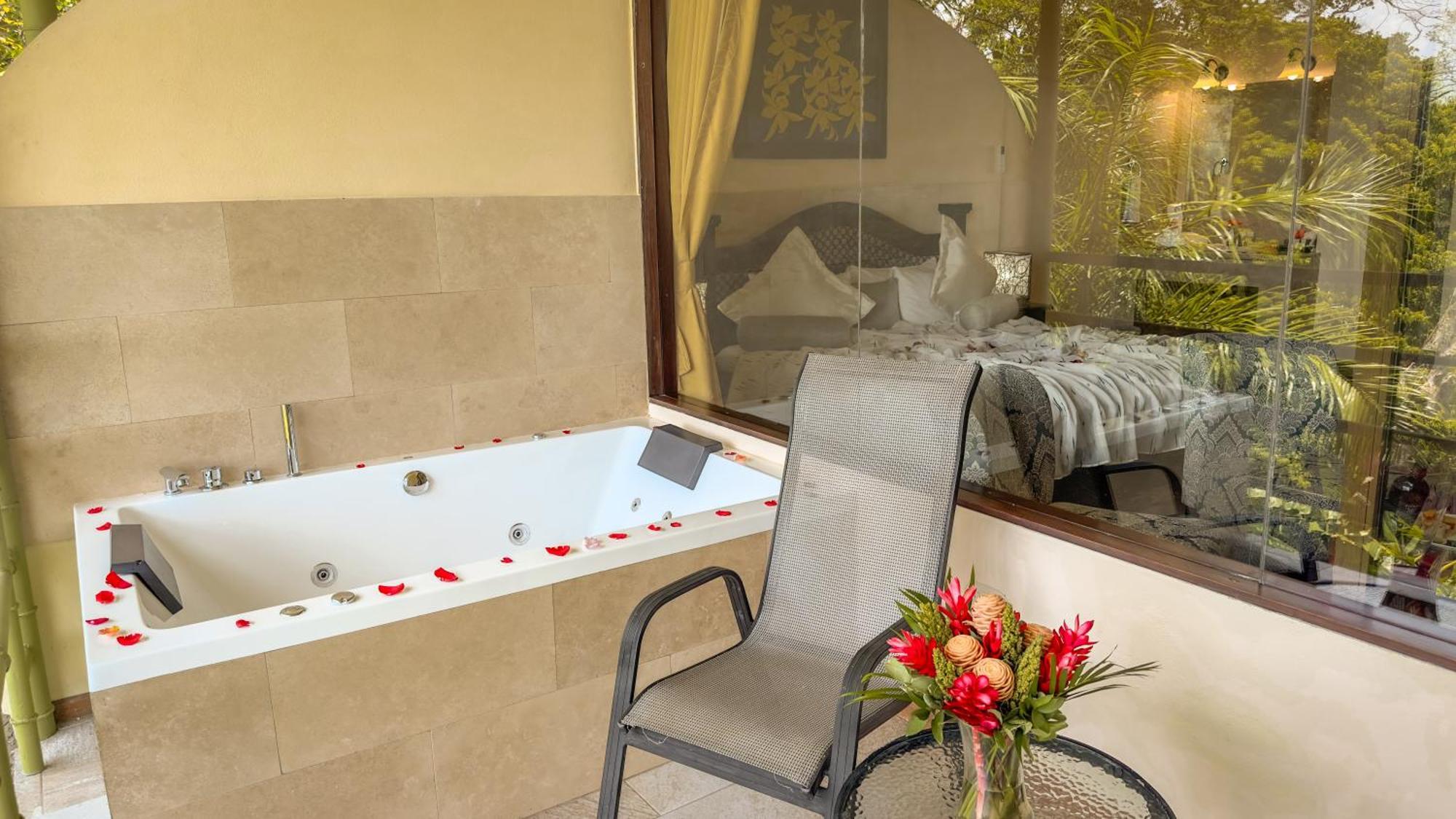 Issimo (adults Only) 4*